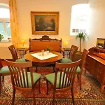 Gaestehaus Schlossgarten فندق 3*