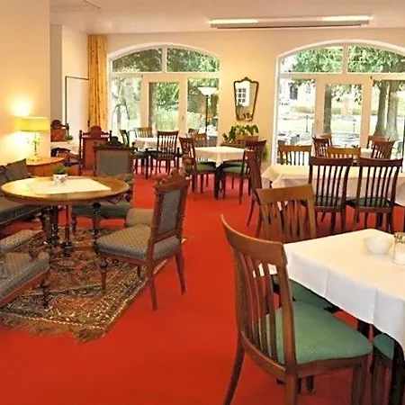 Gaestehaus Schlossgarten Hotel 3*